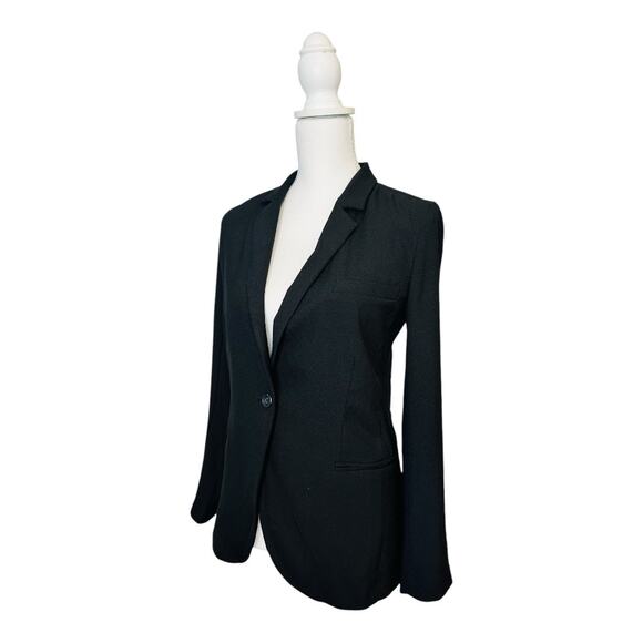 Treasure & Bond Crepe Relaxed Fit Front Button Closure Lightweight Blazer - Picture 5 of 8